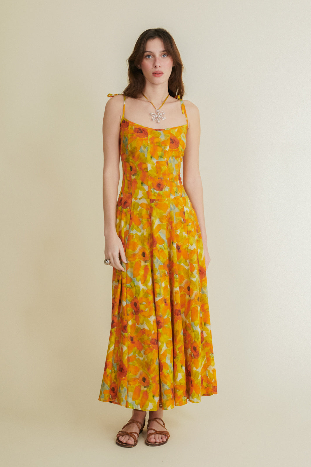 Vestido largo plisado amarillo Grevy