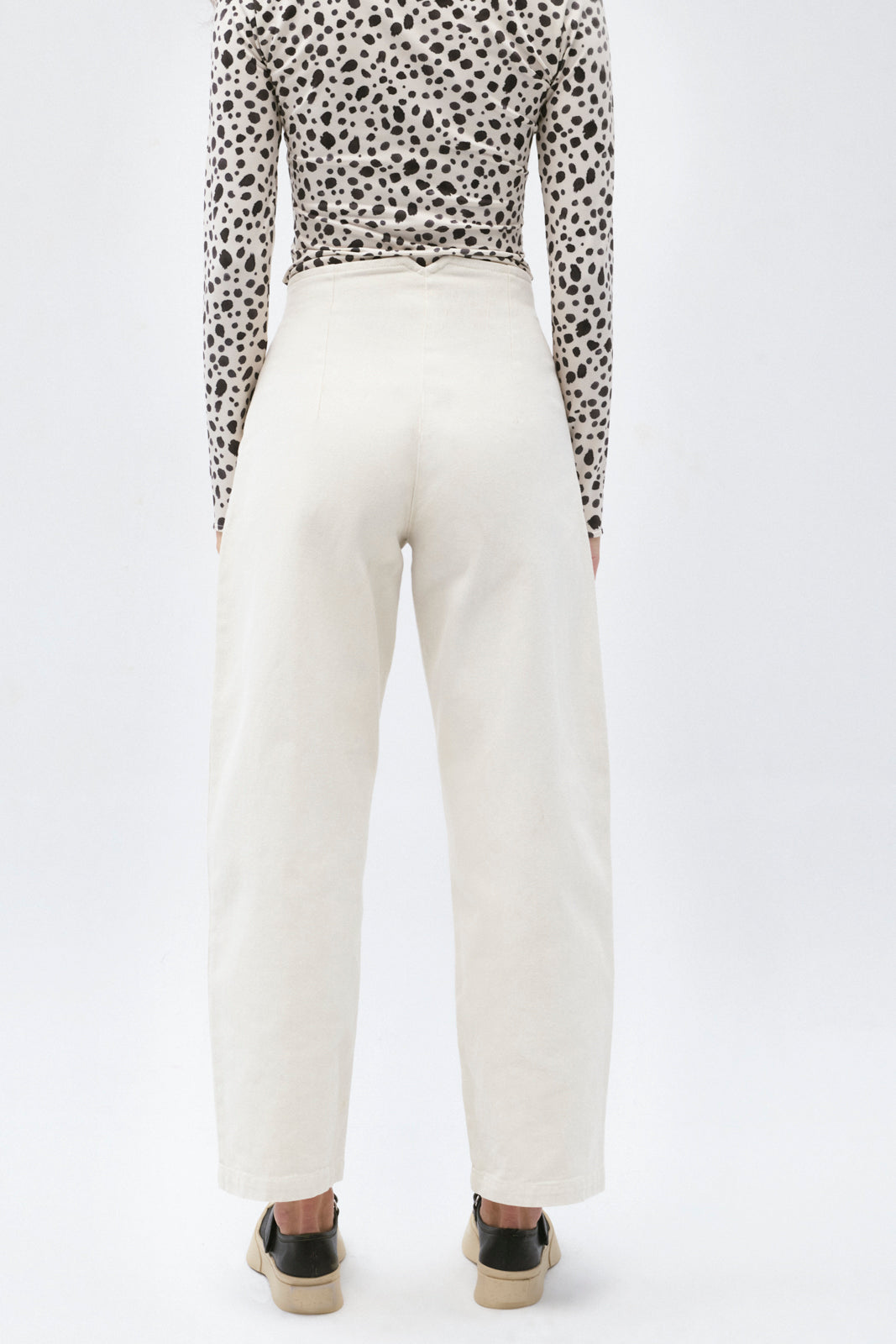 Mimi off-white carrot fit trousers