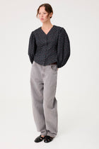 Blusa Talia Flores Nocturnas